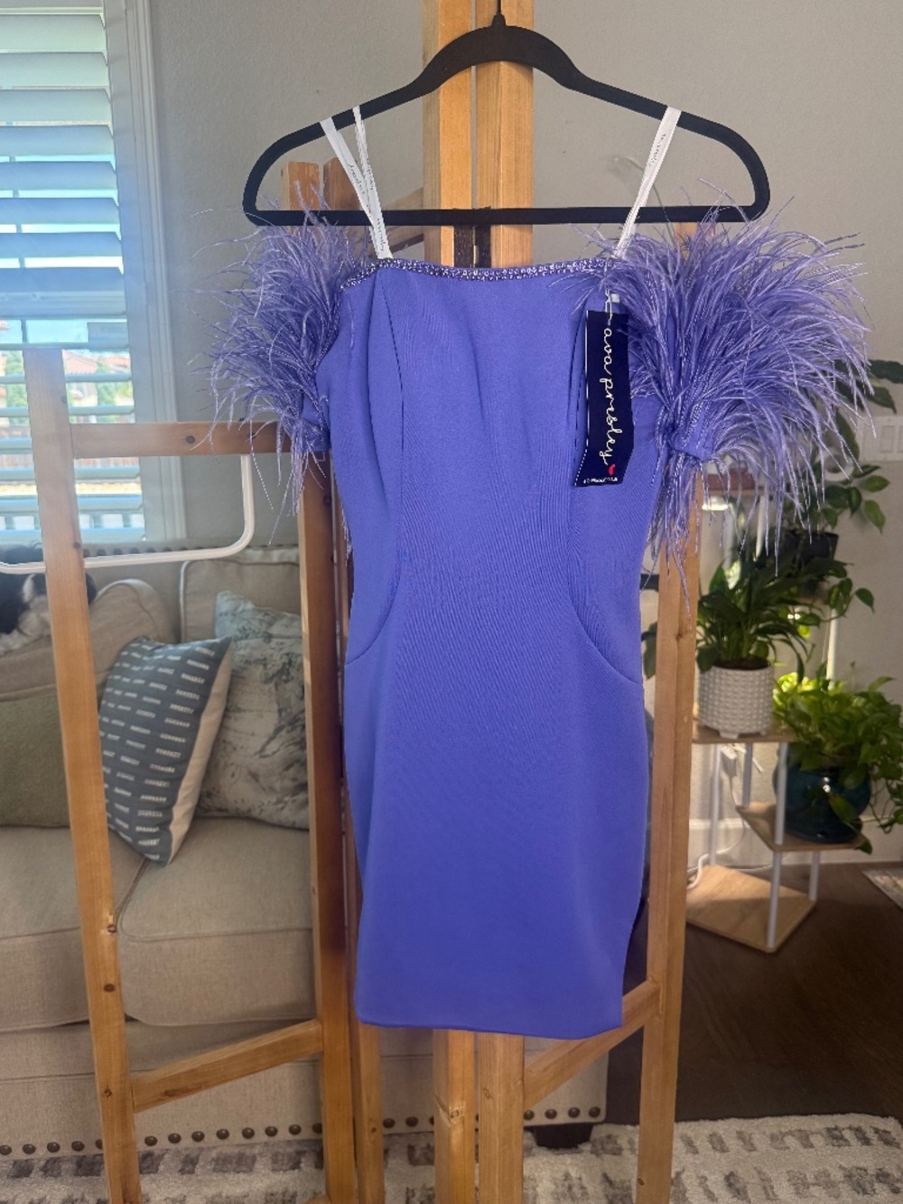 Ava Presley 29124 Periwinkle Feather Cocktail Dress NWT Size 2 Description: